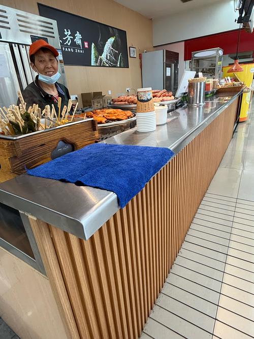 连锁餐饮小吃店改造后外带取餐区实景