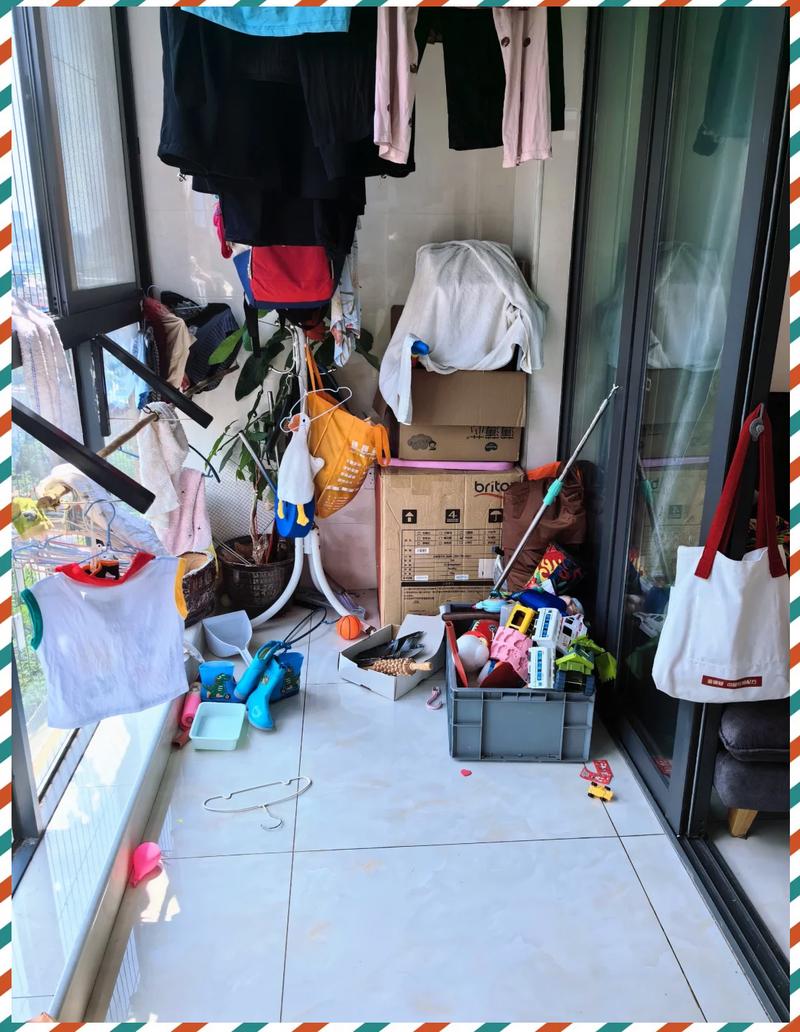 阳台：杂物堆着也不挡晾衣服采光