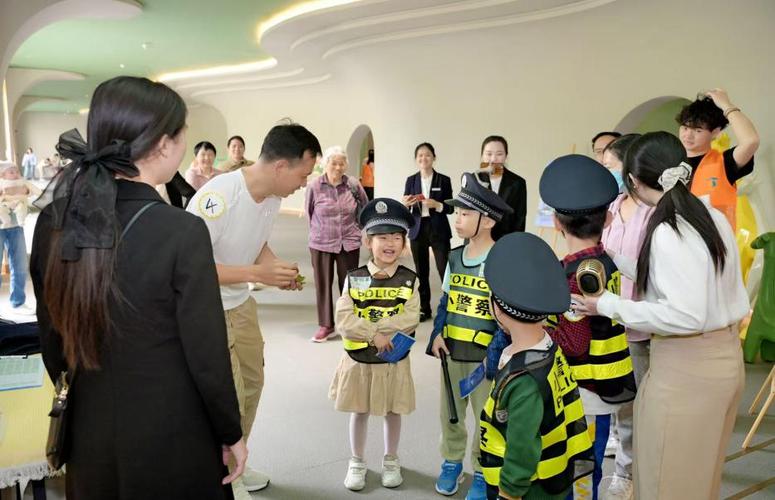 亲子家庭职业启蒙角色扮演游戏