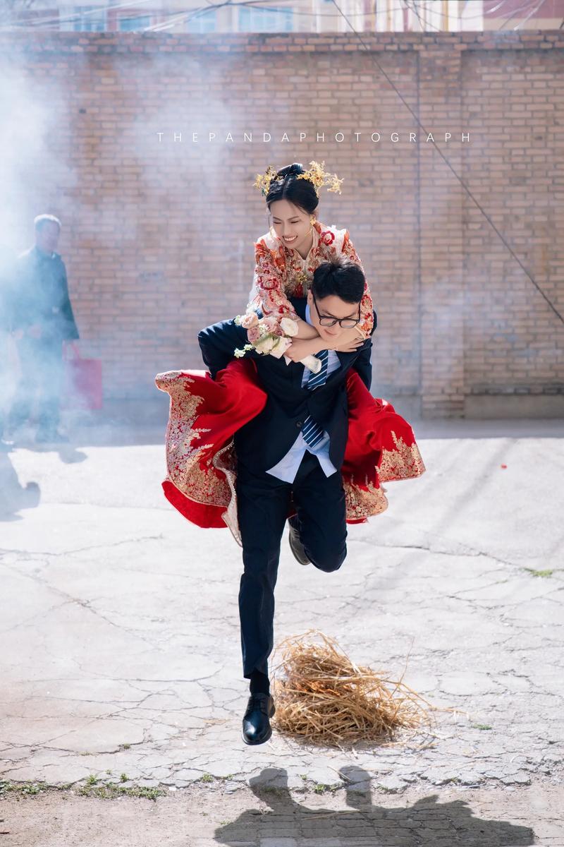 婚礼纪录片幕后 摄影师抓拍新郎紧张瞬间
