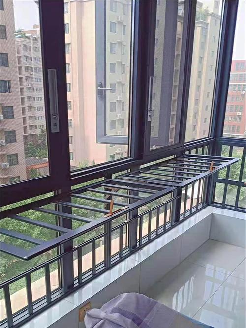有娃家庭阳台限位护栏安装效果图