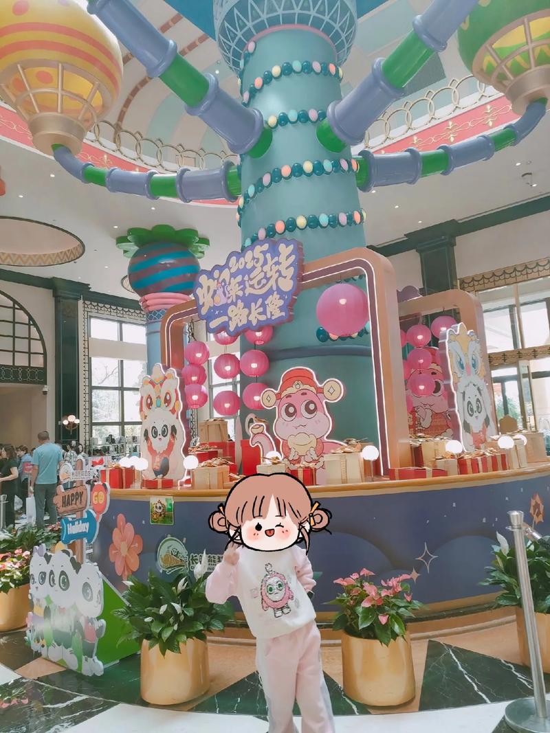 长隆熊猫酒店大堂亲子入住排队场景