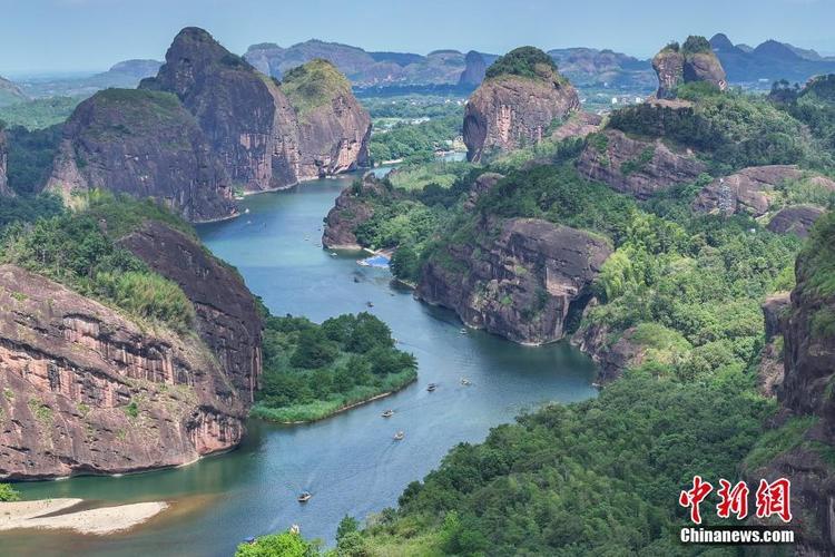 江西龙虎山泸溪河竹筏漂流全景