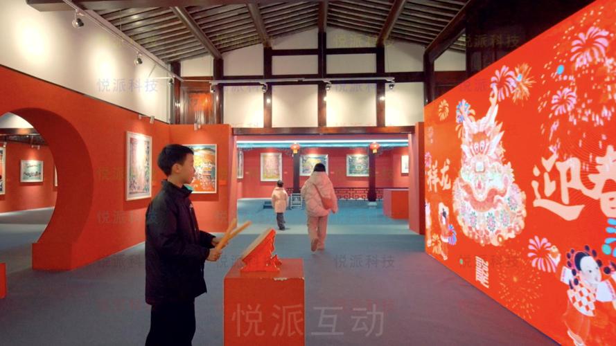 线下非遗展多媒体互动装置适配调试现场