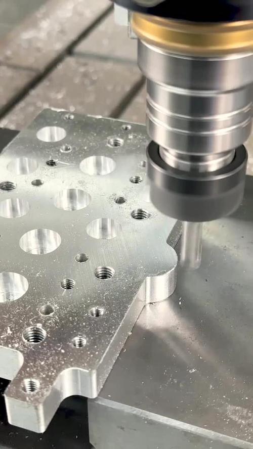 车间数控铣床CAM加工铝工件现场