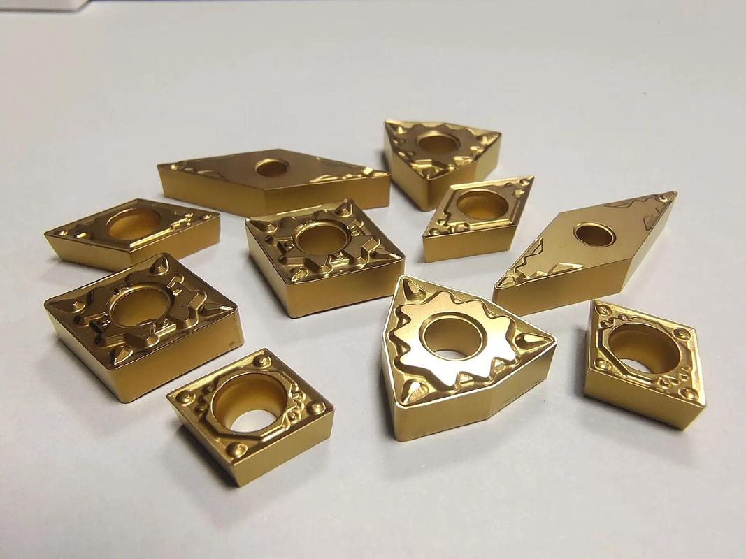 硬质合金可转位车刀片涂层磨损对比