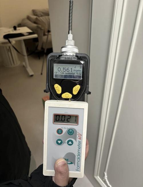 刚装修完密闭12小时后手持甲醛检测仪读数实拍