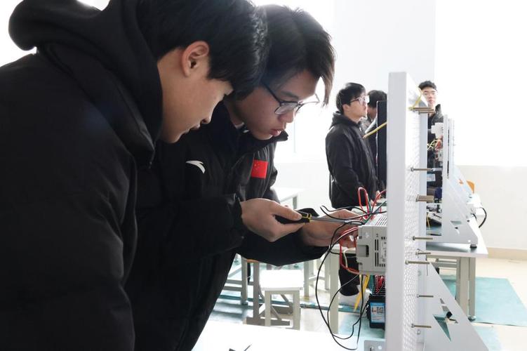 中职学生准备春季高考技能操作考试