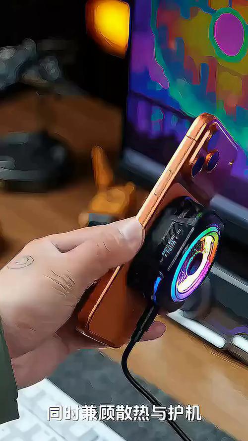夏季手机游戏散热背夹工作示意图