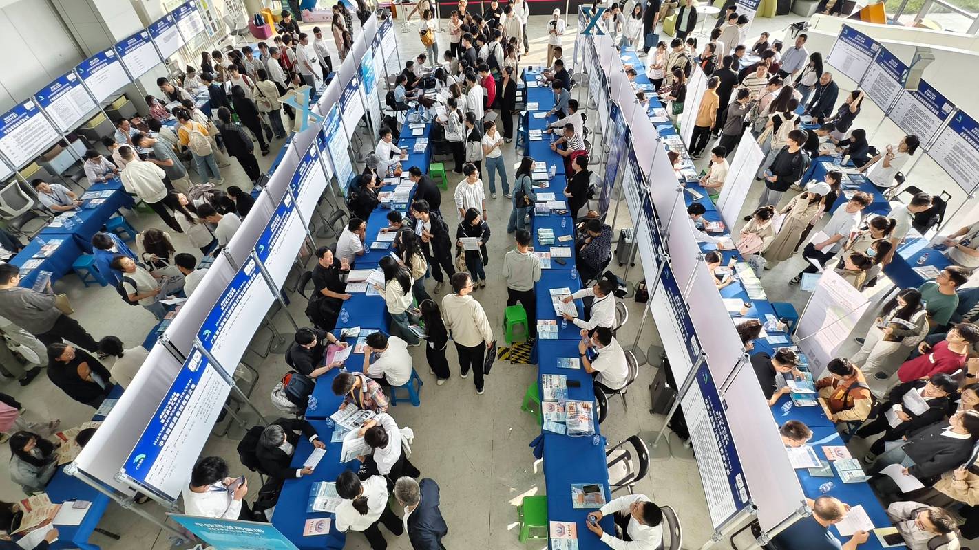 国内高校海外人才引进专场招聘会现场