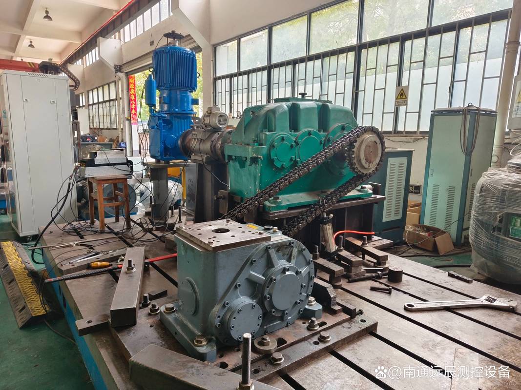 硬齿面重载工业齿轮箱成品负载检测台实拍