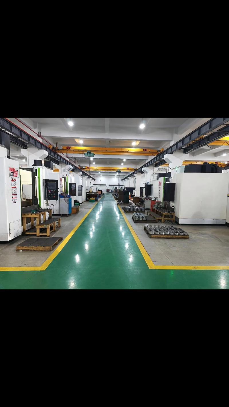 中小制造工厂车间数控车床加工场景