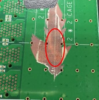 PCB板浸渍涂覆后边缘流挂缺陷实拍