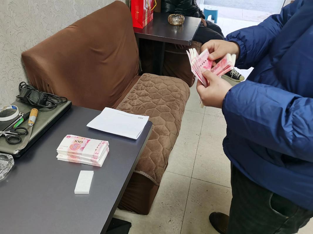 装完别当场就把尾款结了