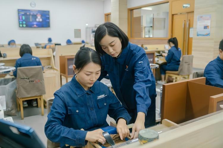 现代学徒制企业师傅指导操作