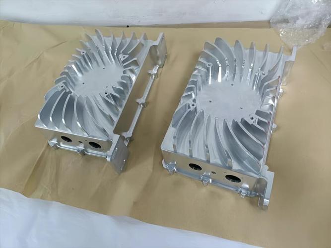 散热器厂家CNC加工中心批量加工铜底座的俯视图