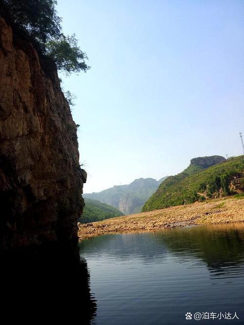 湖北南漳漳河大峡谷入口停车场