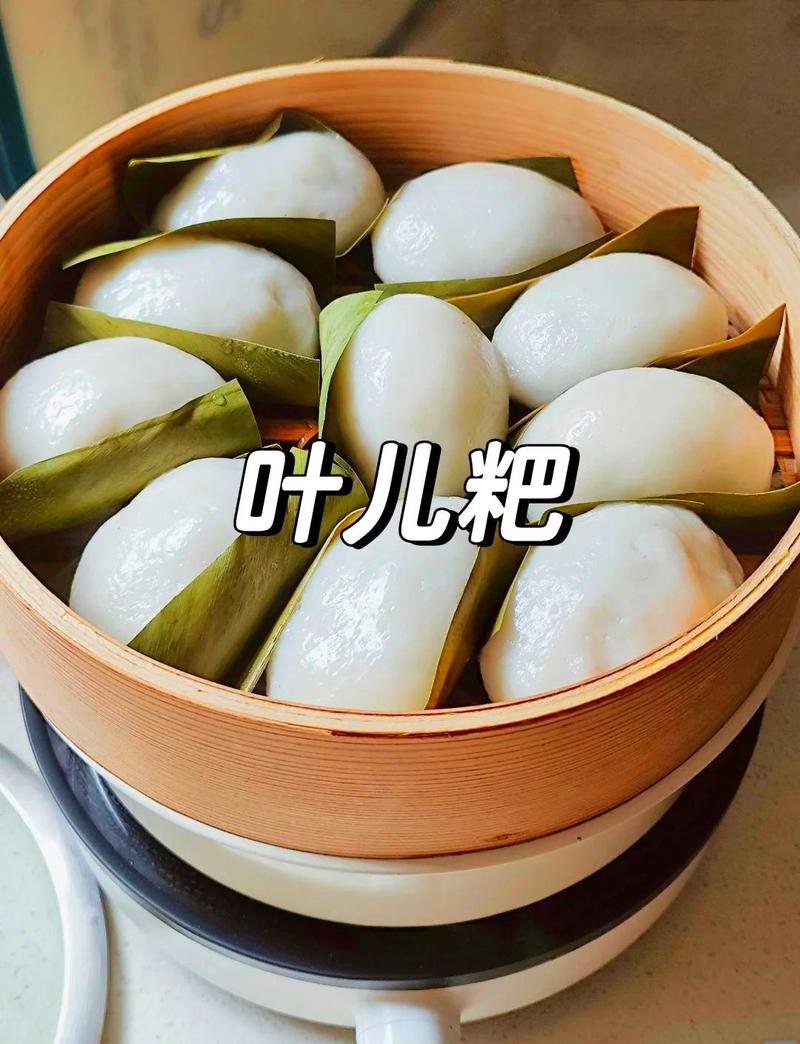 池州百牙塔老樟树下的糯米粑蒸笼摊