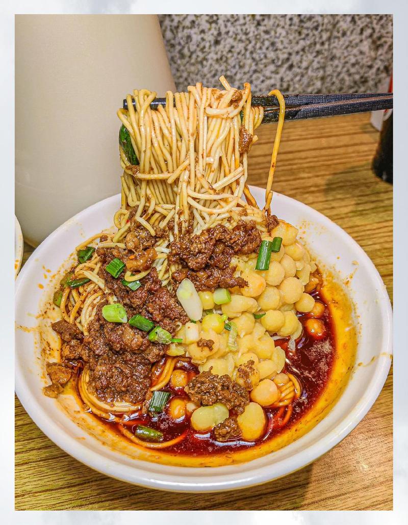 重庆路边摊豌杂面