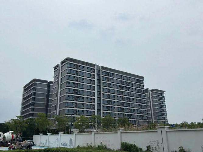 南京地铁口新建保障性租赁住房外观
