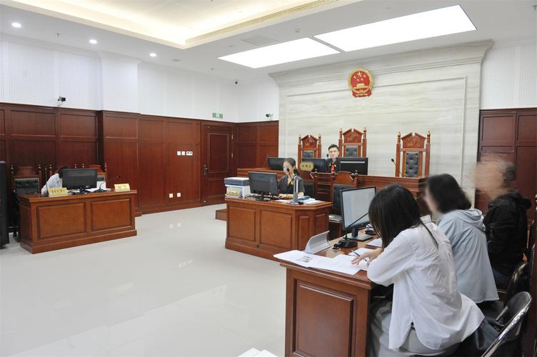 天津职务犯罪辩护律师庭审现场记录图