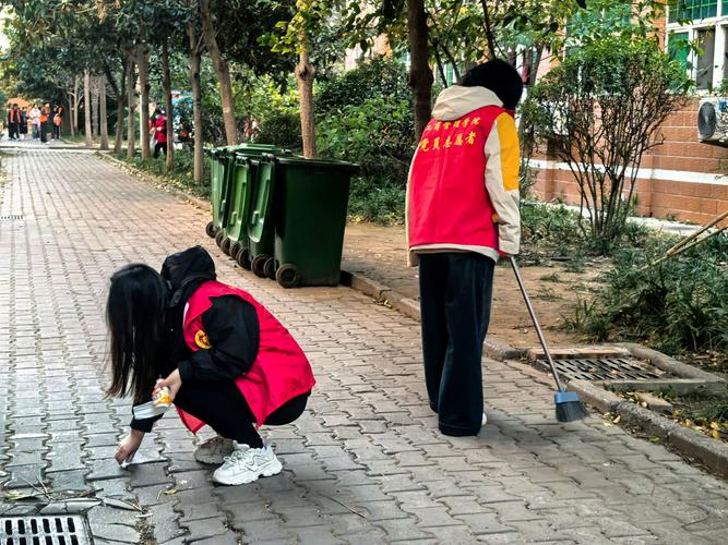 工业零件捐赠儿童志愿服务盘点仓库