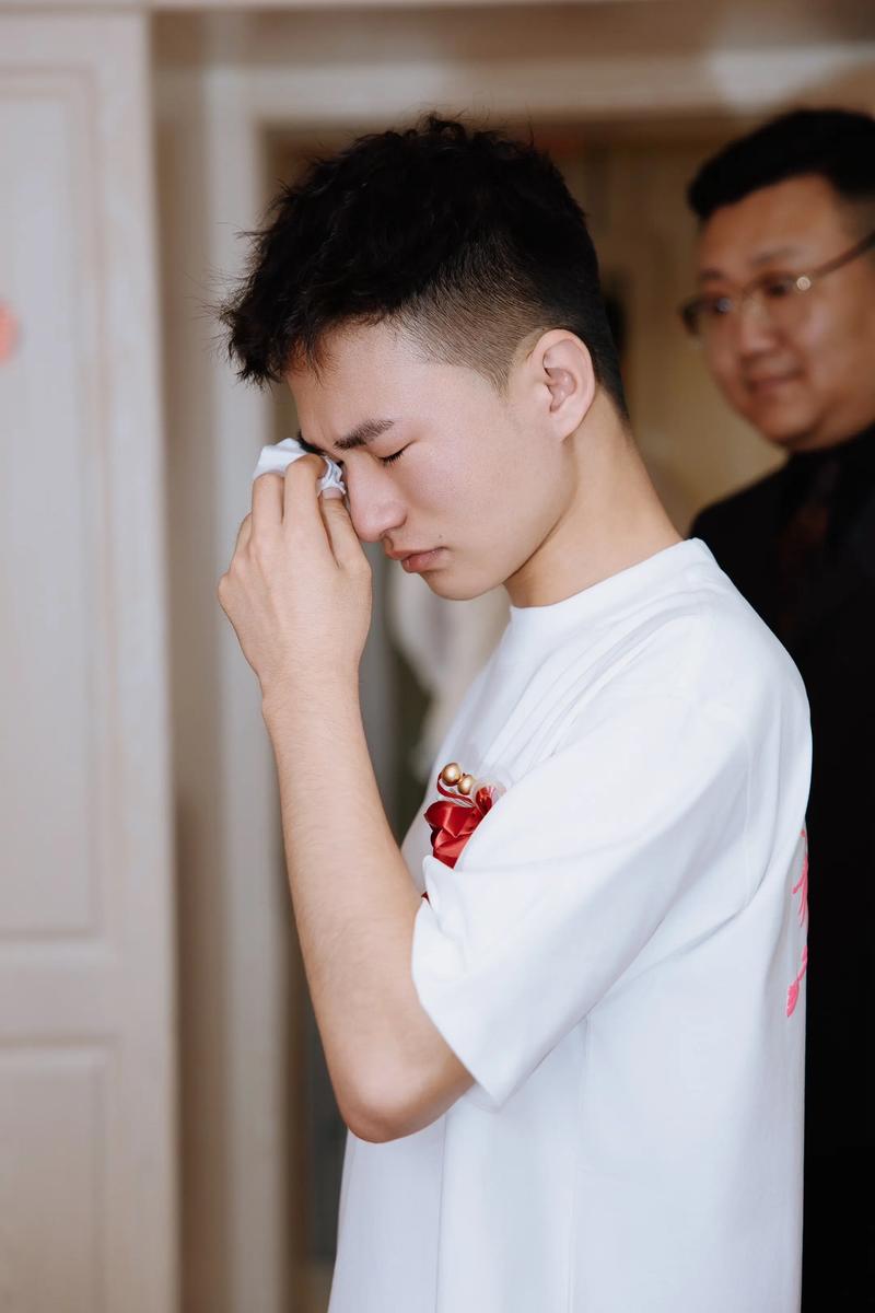 签协议的时候笑嘻嘻，落地的时候哭唧唧