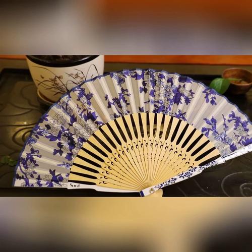 真丝扇面折扇婚礼光影朦胧效果