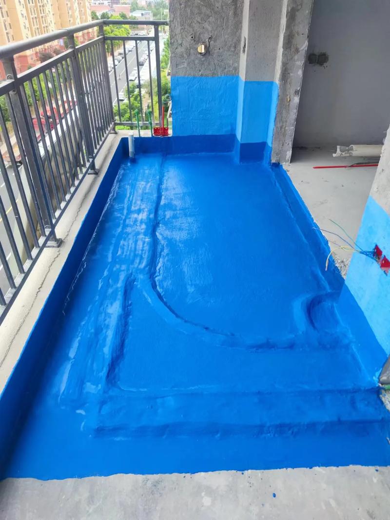 厨房阳台防水两遍交叉涂刷实拍