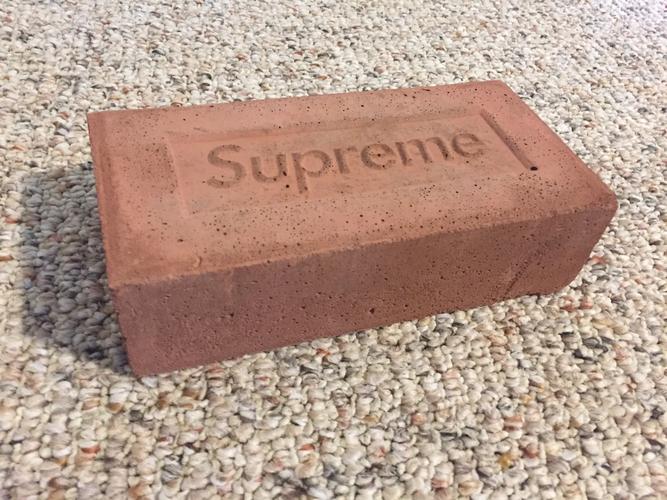 Supreme经典红砖潮流单品