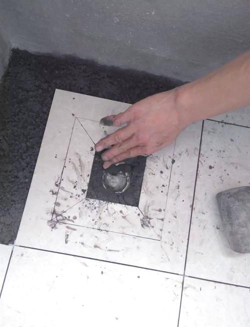 老房不砸砖更换地漏施工步骤图