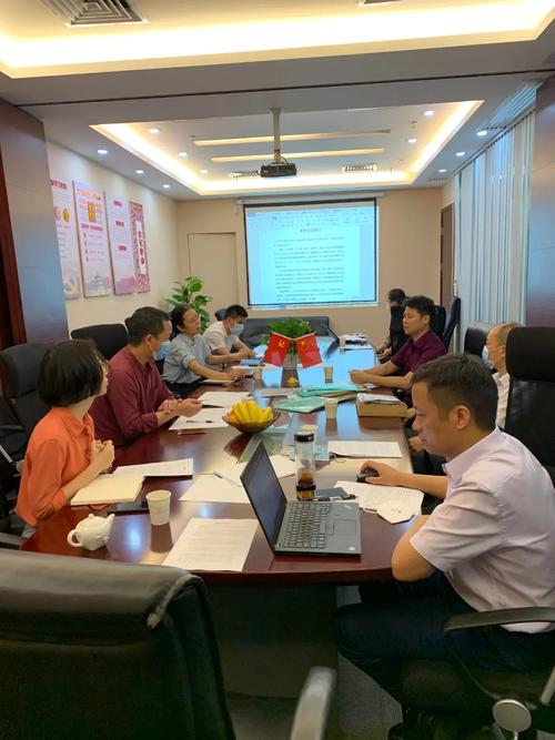 律师团队集体研判疑难案件会议现场