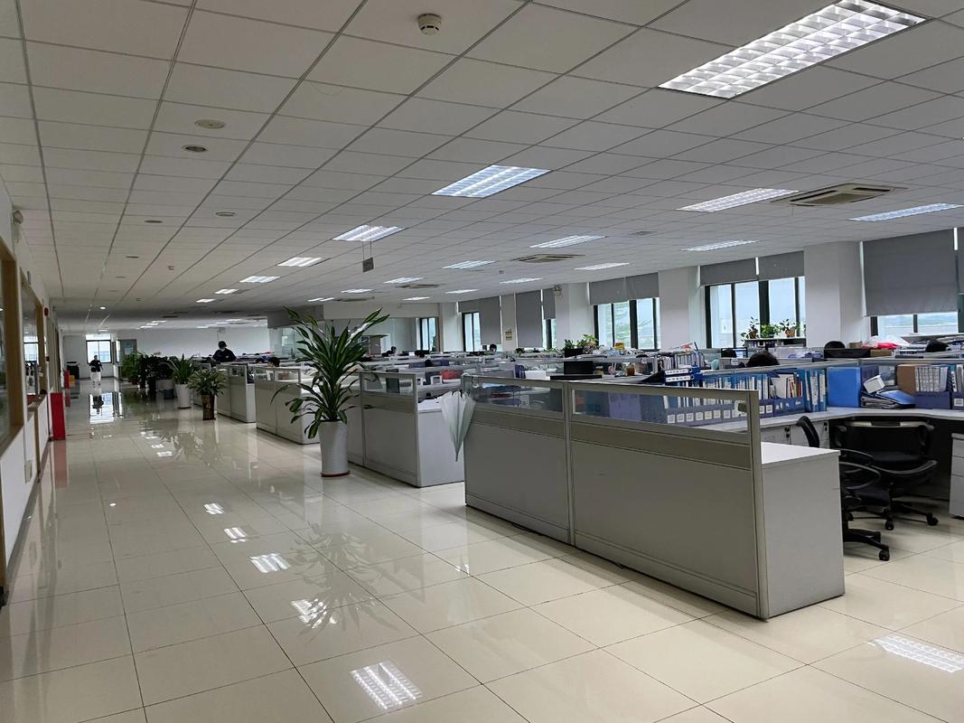 新型研发机构内部办公环境实景
