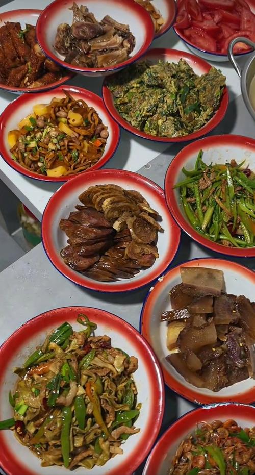 南漳巡检镇农家荆山野菜土灶餐