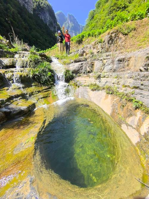 南漳龙王冲村峡谷清溪水潭