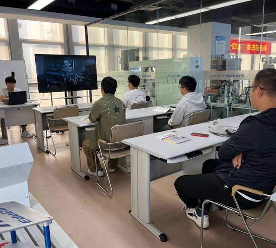 制造工厂成长合伙人带教实操场景图