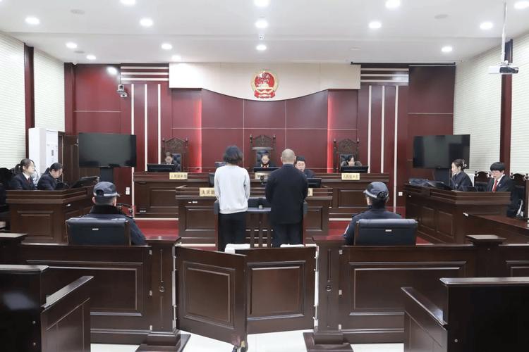 中国法院公开审理网络开设赌场罪庭审现场照片