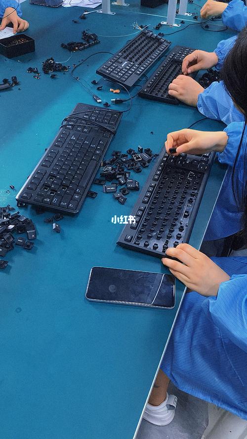 工厂流水线操作工位工业键盘实拍