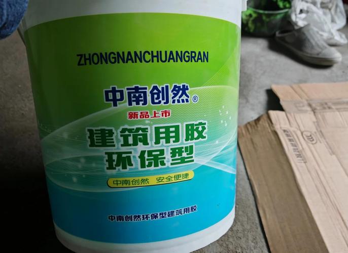 装修胶水全攻略：老师傅告诉你关于胶水的踩坑避忌