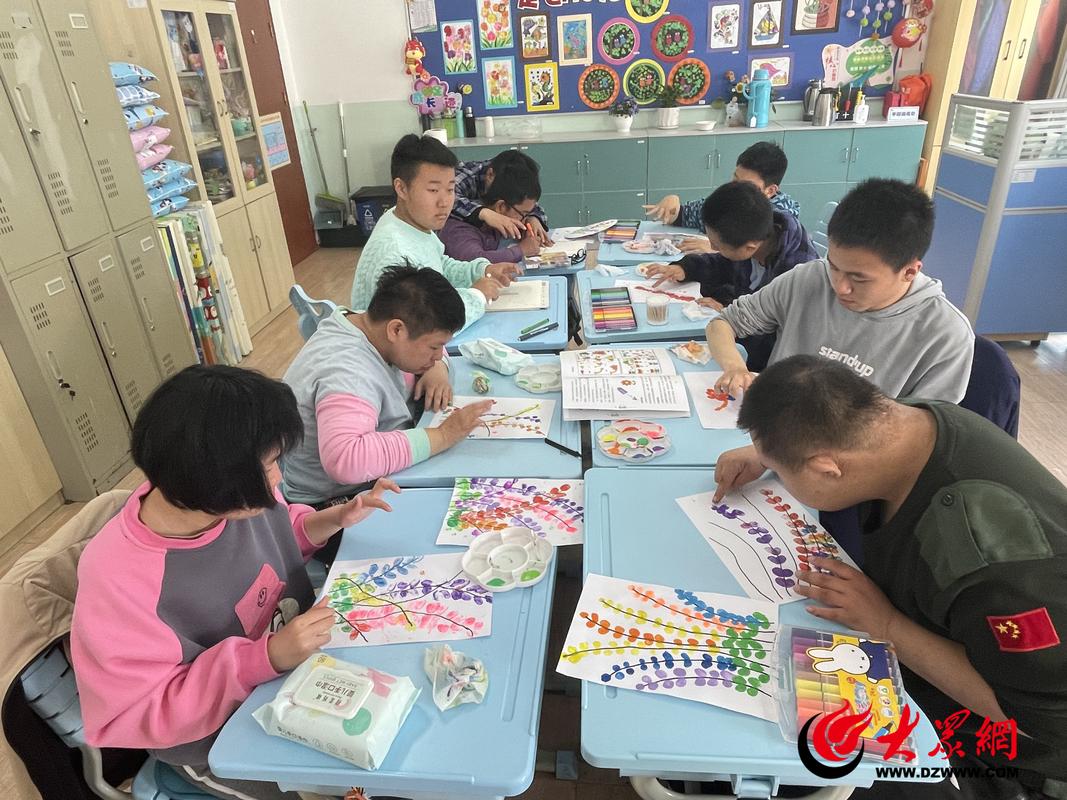 特殊需求学生参与普通班级美术课