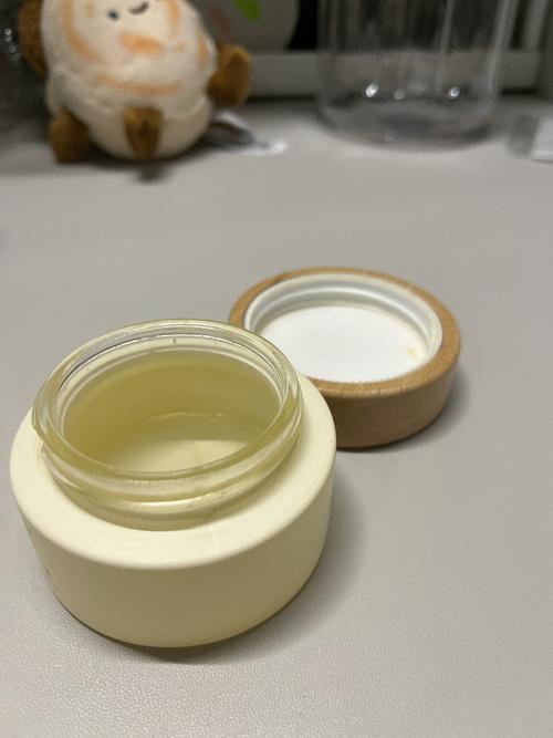 蹲在老厂房调香的95后，把国货品牌创新玩出了什么新花样？-团建营