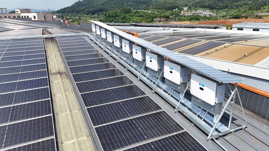 太阳能工业中高温集热工厂屋顶安装图