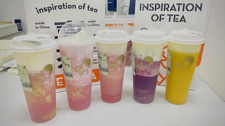 五杯网红奶茶摆拍桌面测评实拍