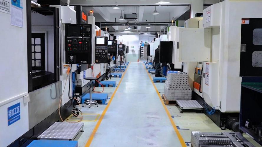 注塑模具型腔数控铣床精加工现场