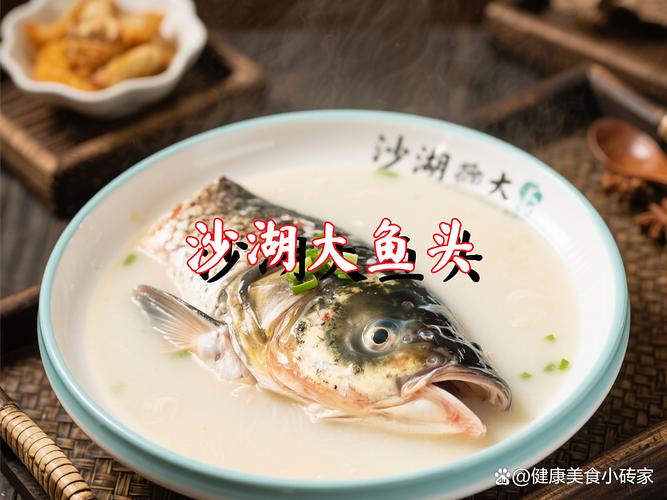 宁夏沙湖餐厅端上桌的奶汤炖大鱼头