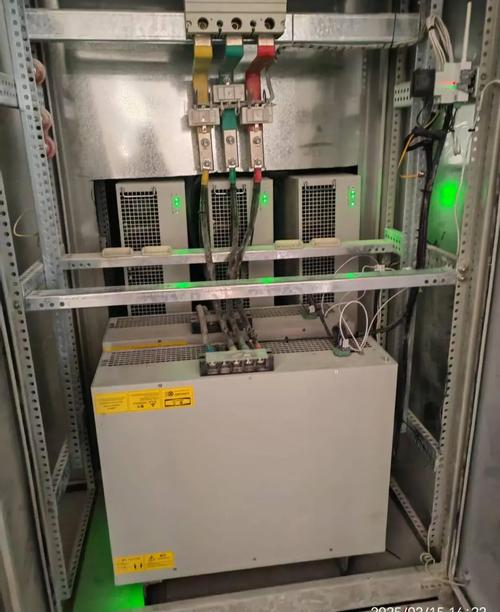 工业控制柜内安装的有源谐波滤波器