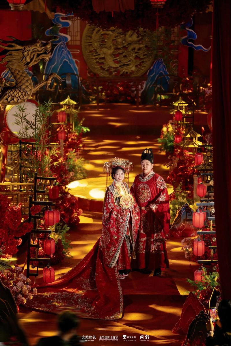 中式婚礼宫灯暖黄灯效氛围感实拍