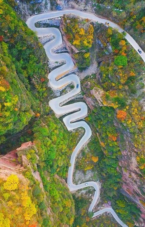 五台山进山盘山公路夏季景观