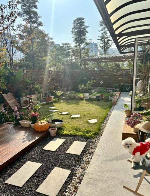 一楼住宅私家花园装修实景图