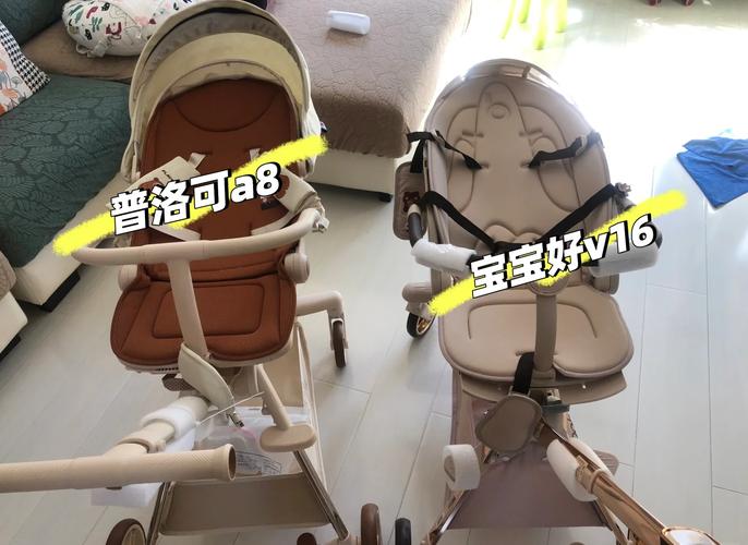 婴儿推车选购对比实拍图，多辆车并排展示